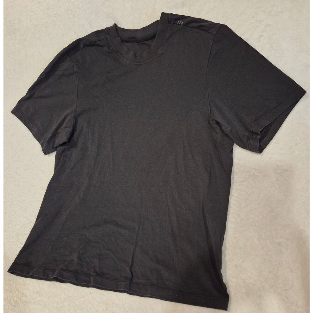 Lululemon Womens Black Lightweight Athletic T-Shirt With Subtle Logo Detail